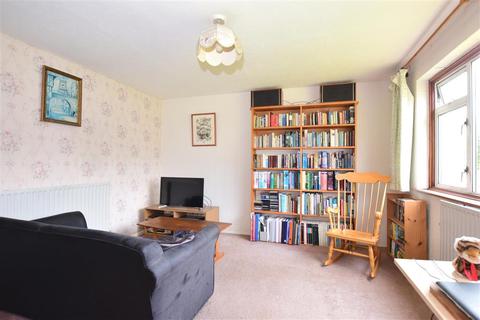 12 James Road, Cuxton, Rochester, ME2 1DH