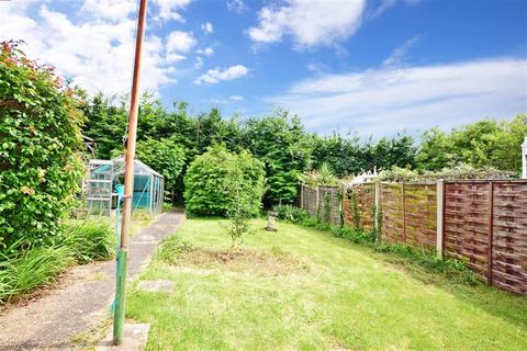 12 James Road, Cuxton, Rochester, ME2 1DH