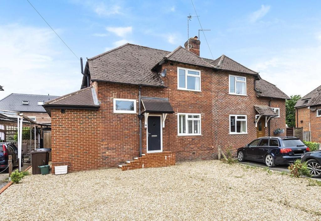 Langham Close, Godalming, GU7 3 bed semidetached house £525,000