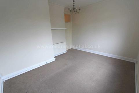 1 bedroom flat to rent, Genesta Road, Westcliff On Sea, Essex