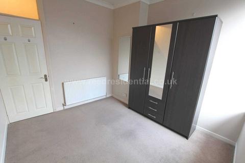 1 bedroom flat to rent, Genesta Road, Westcliff On Sea, Essex