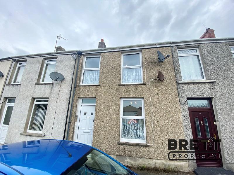 Robert Street, Milford Haven, Pembrokeshire. SA73 2HR 2 bed block of apartments £99,950