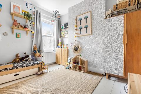 125 Laleham Road, London, SE6 2JD