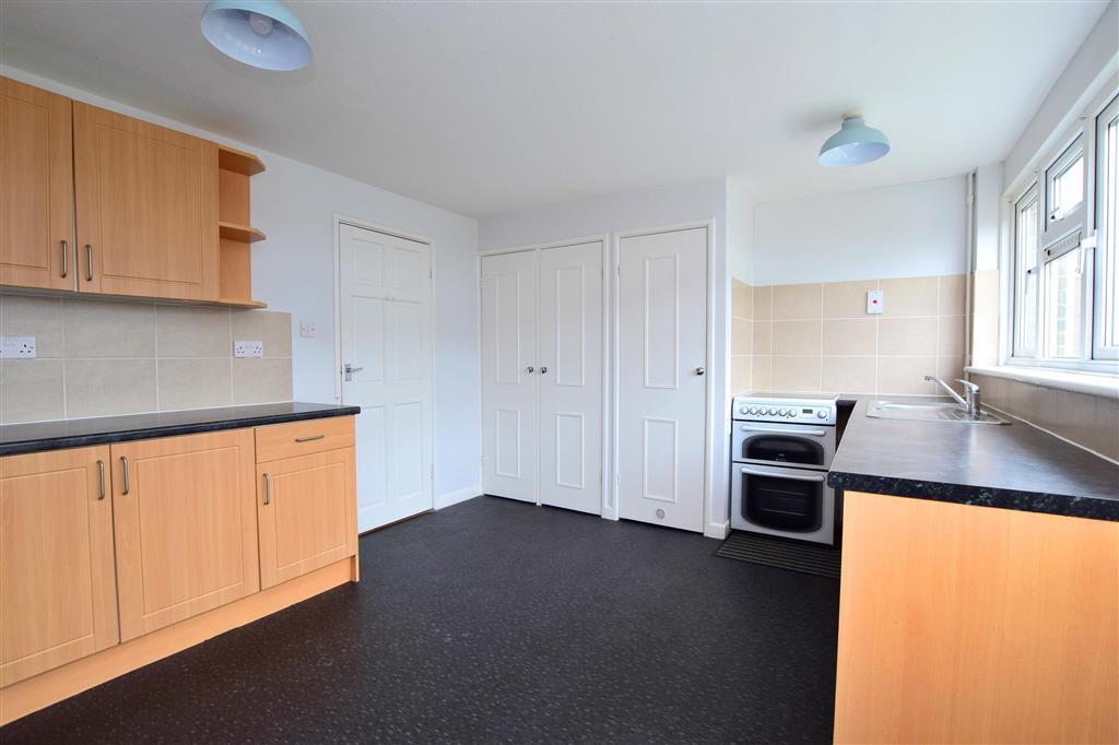 Daniel Close, Lancing, West Sussex 3 bed semidetached house £305,000