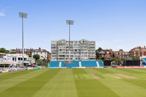 2 bedroom apartment to rent, Cromwell Road, Hove BN3