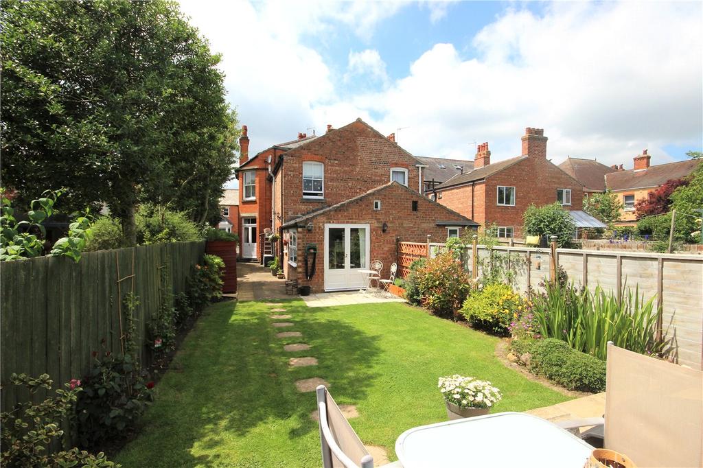 Ickworth Road, Sleaford, NG34 3 bed semidetached house £289,950