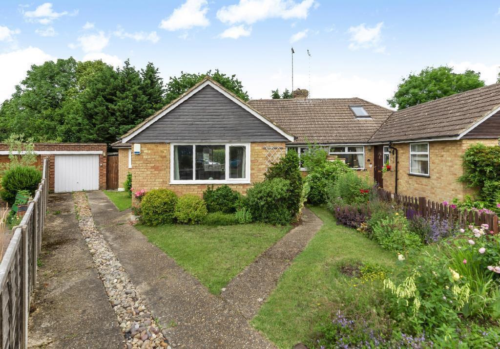Farm View, Cobham, KT11 2 bed semidetached bungalow £675,000