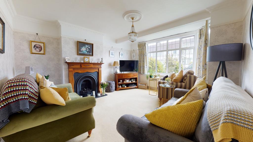 Ridgeway Avenue, Gravesend, Kent 4 bed semidetached house £460,000