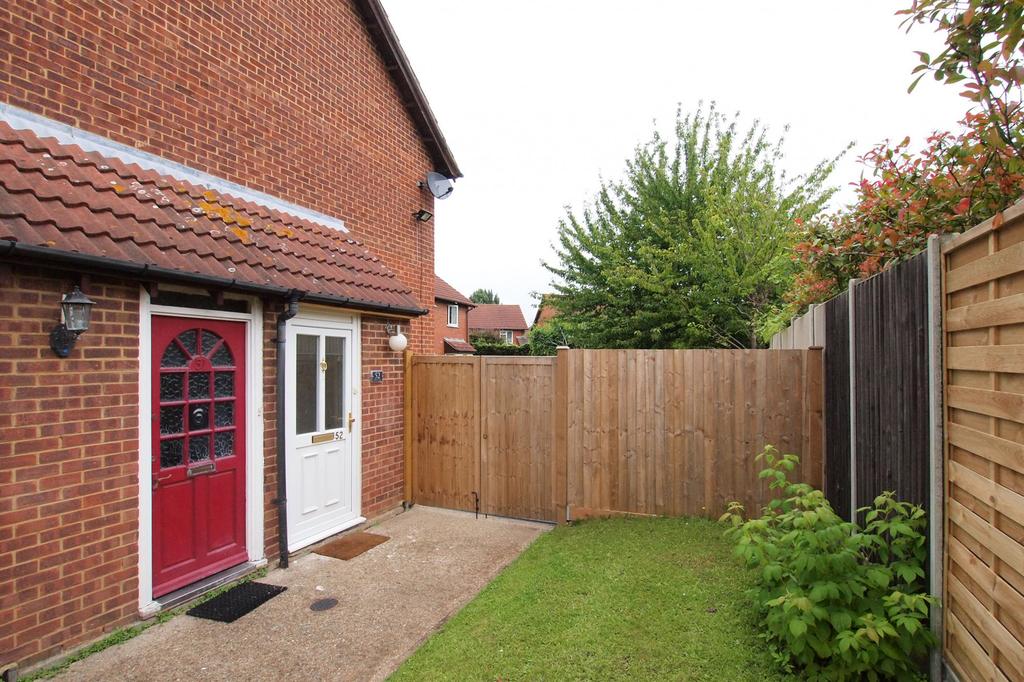 Wolsey Close, Worcester Park, Surrey, KT4 1 bed semidetached house £1,195 pcm (£276 pw)