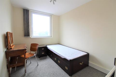 2 bedroom flat to rent, Furze Hill, Hove, BN3