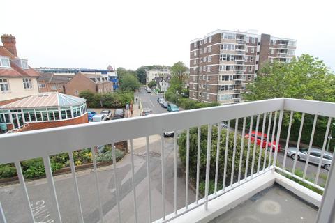 2 bedroom flat to rent, Furze Hill, Hove, BN3