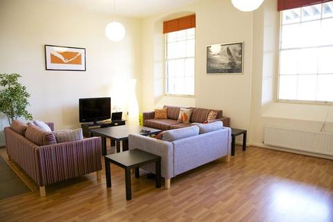 3 bedroom apartment for sale, St Georges Walk, Gosport, Hampshire, PO12