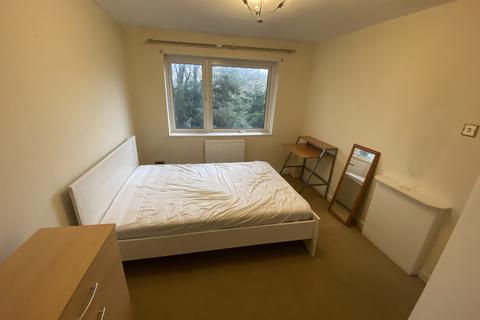 3 bedroom flat to rent, Herne Hill, London, SE5