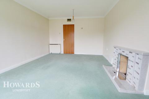 22 Bishops Walk, Lowestoft, NR32 4JN