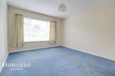 22 Bishops Walk, Lowestoft, NR32 4JN