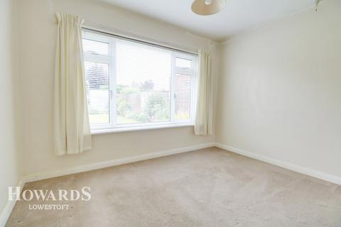 22 Bishops Walk, Lowestoft, NR32 4JN