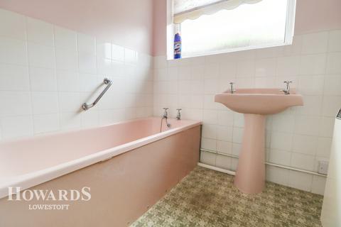 22 Bishops Walk, Lowestoft, NR32 4JN