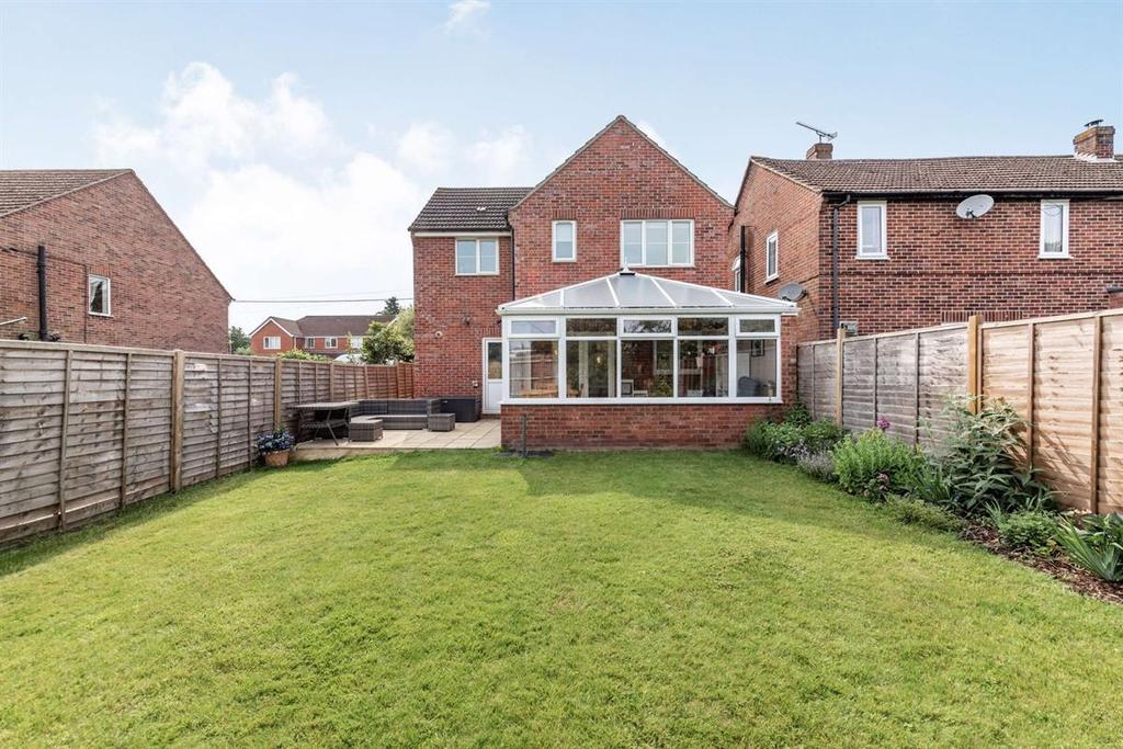 Bourne Road, Thatcham 3 bed detached house £425,000