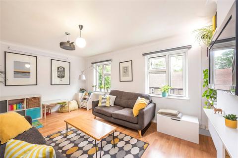 3 bedroom flat for sale, Mortlake High Street, London