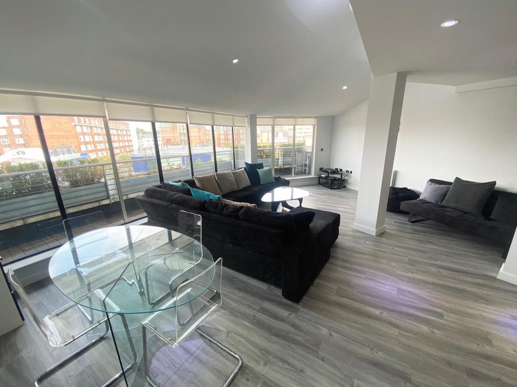Beautiful 3 Bedroom Penthouse to Let - W2