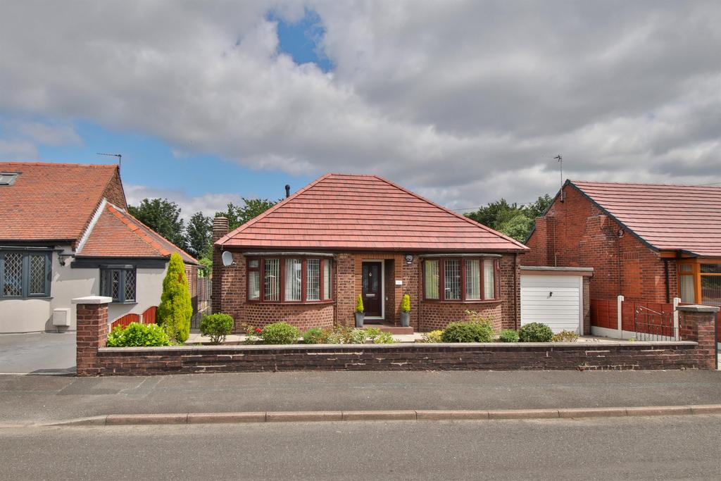 Leaside Avenue, Chadderton, OL1 2QZ 2 bed bungalow £285,000