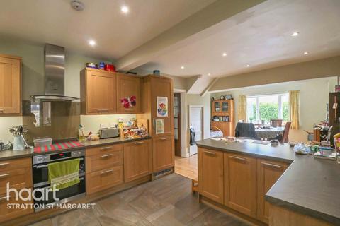2 Greenfields, South Marston, Swindon, SN3 4SQ