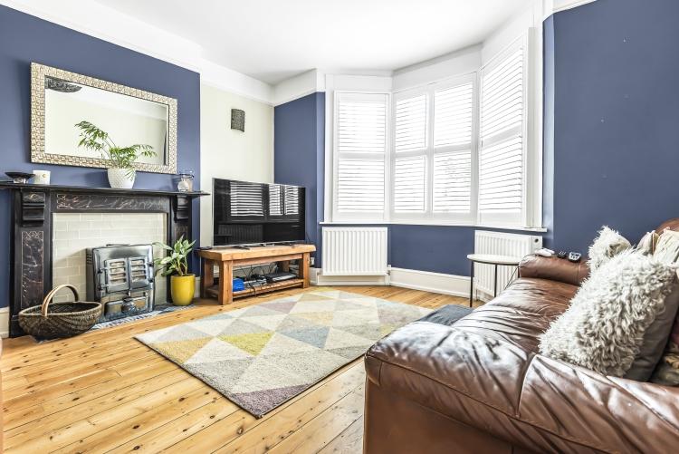 Chatham Road Kingston Upon Thames KT1 4 bed house £3,750 pcm (£865 pw)