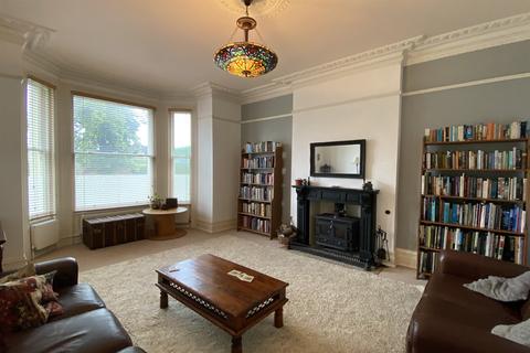 18 Aylestone Hill, Hereford, HR1 1HS