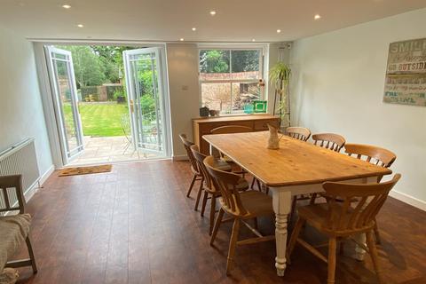 18 Aylestone Hill, Hereford, HR1 1HS