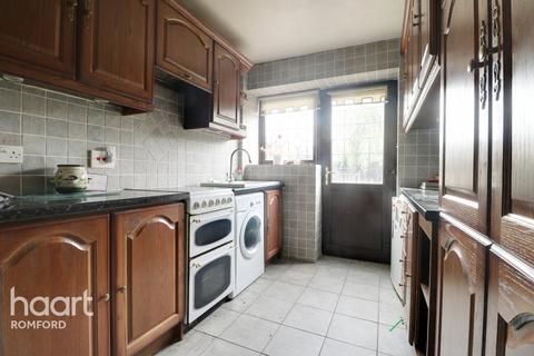 70 Essex Road, Romford, RM7 8AX