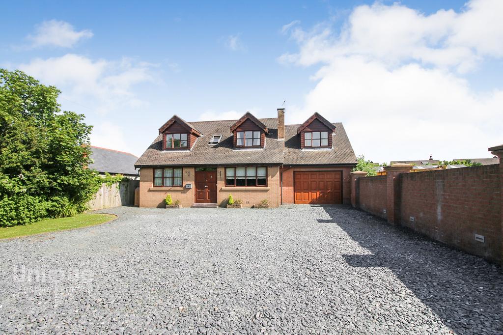 Broadpool Lane, Hambleton, PoultonleFylde, FY6 4 bed detached house