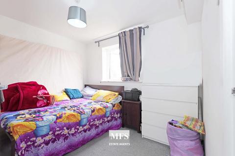 1 bedroom flat for sale, Lowden Road, Southall, UB1