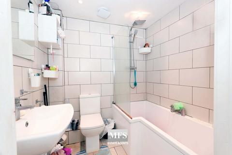 1 bedroom flat for sale, Lowden Road, Southall, UB1