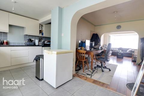 345 Crow Lane, Romford, RM7 0HH