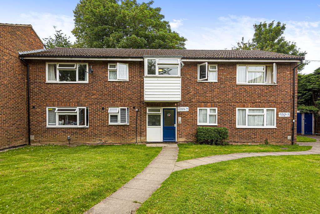 White Waltham, Berkshire, SL6 1 bed flat £200,000