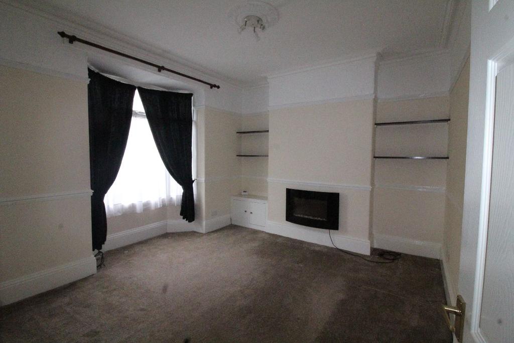 Salisbury Terrace, Darlington 2 bed terraced house £475 pcm (£110 pw)