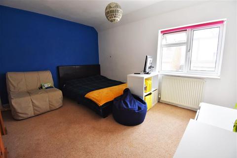 6 Sandy Lane, Chadwell St Mary, Grays, RM16 4LR