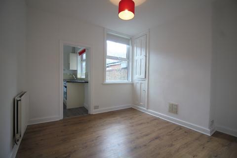2 bedroom terraced house to rent, Lamel Street, Hull Road, York, YO10