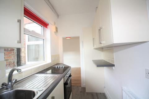 2 bedroom terraced house to rent, Lamel Street, Hull Road, York, YO10