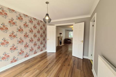 15 Ffordd Brynheulog, Pontardawe, Swansea, SA8 4JG