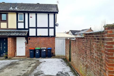 2 bedroom semi-detached house to rent, Fircroft Drive, Hucknall