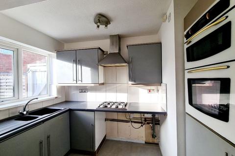2 bedroom semi-detached house to rent, Fircroft Drive, Hucknall