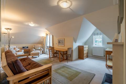2 bedroom flat to rent, Packhorse Road, Gerrards Cross