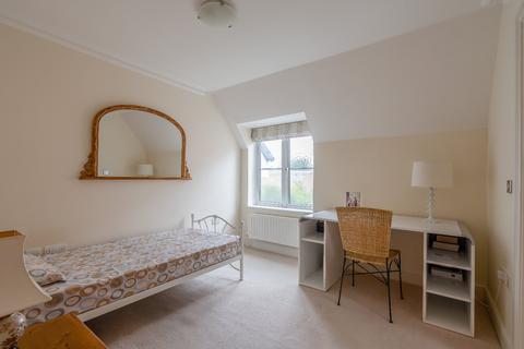2 bedroom flat to rent, Packhorse Road, Gerrards Cross