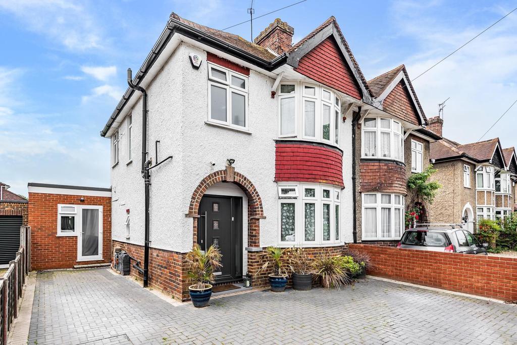 Liberty Lane, Addlestone, KT15 4 bed semidetached house £625,000