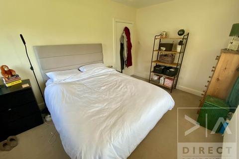 2 bedroom flat to rent, Manor Green Road, Epsom KT19