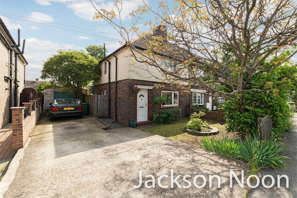 Hook Road, Epsom 3 bed semidetached house £525,000