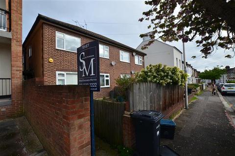 2 bedroom apartment to rent, Albert Road, South Woodford, E18