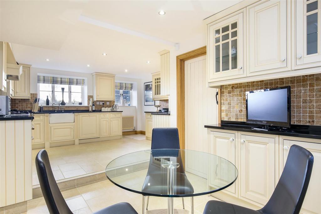 Hampton Fields, Minchinhampton, Stroud, Gloucestershire, GL6 4 bed