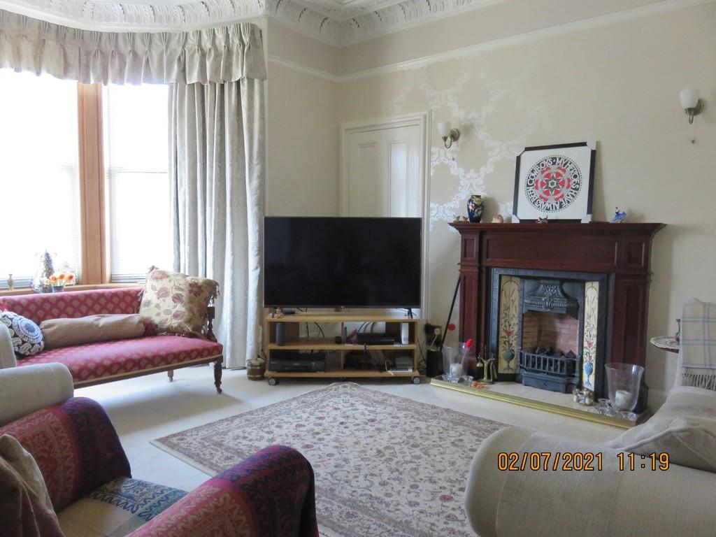 James Grove, Kirkcaldy 5 bed semidetached house £1,200 pcm (£277 pw)